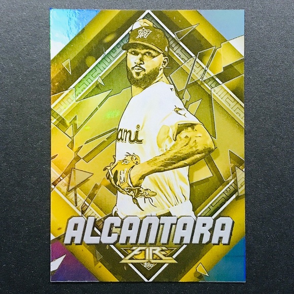Sandy Alcantara - 2022 Topps Fire Gold Minted #108 - Picture 1 of 2